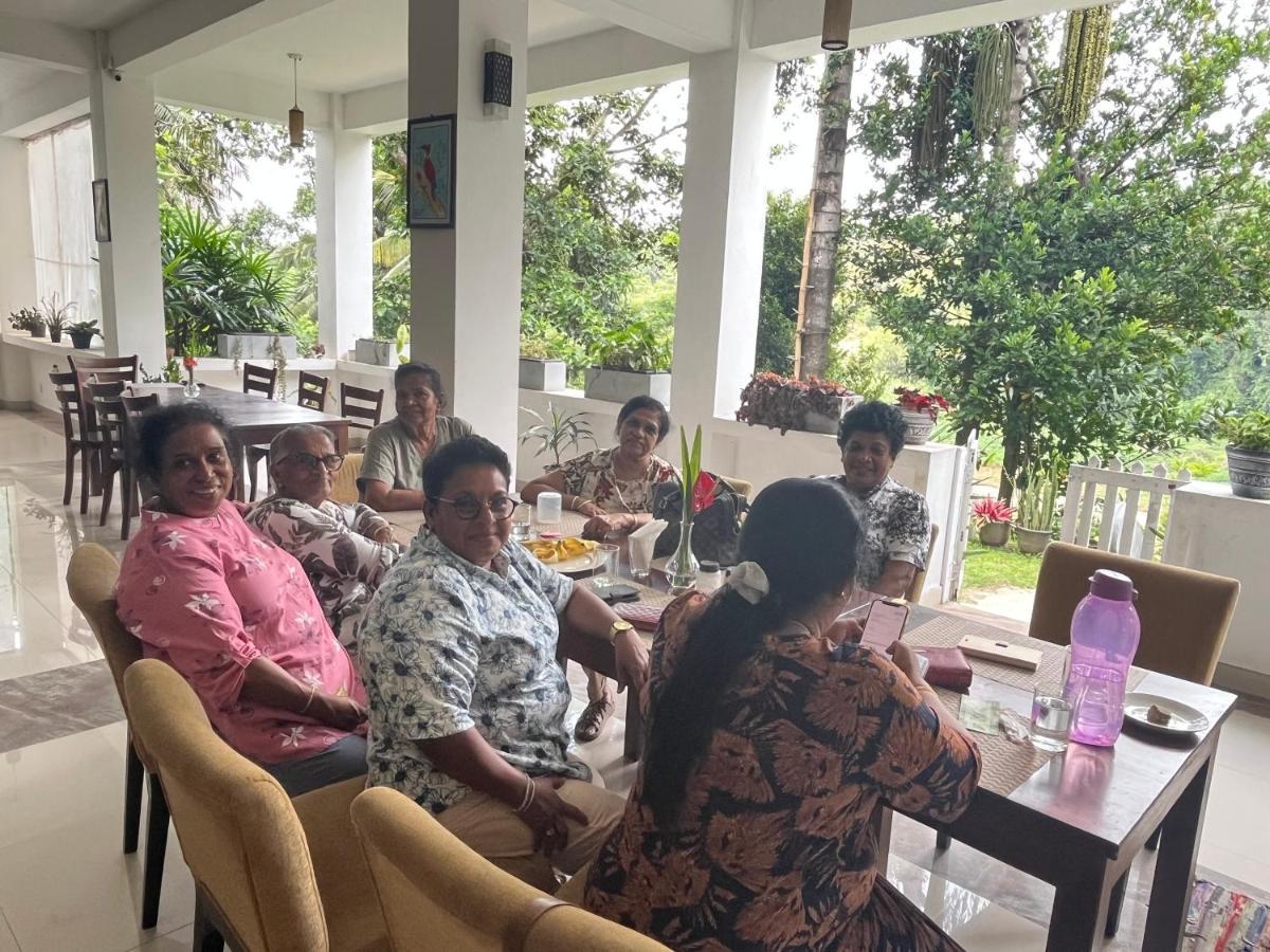 Kandy Rivers Edge Nature Resort エクステリア 写真