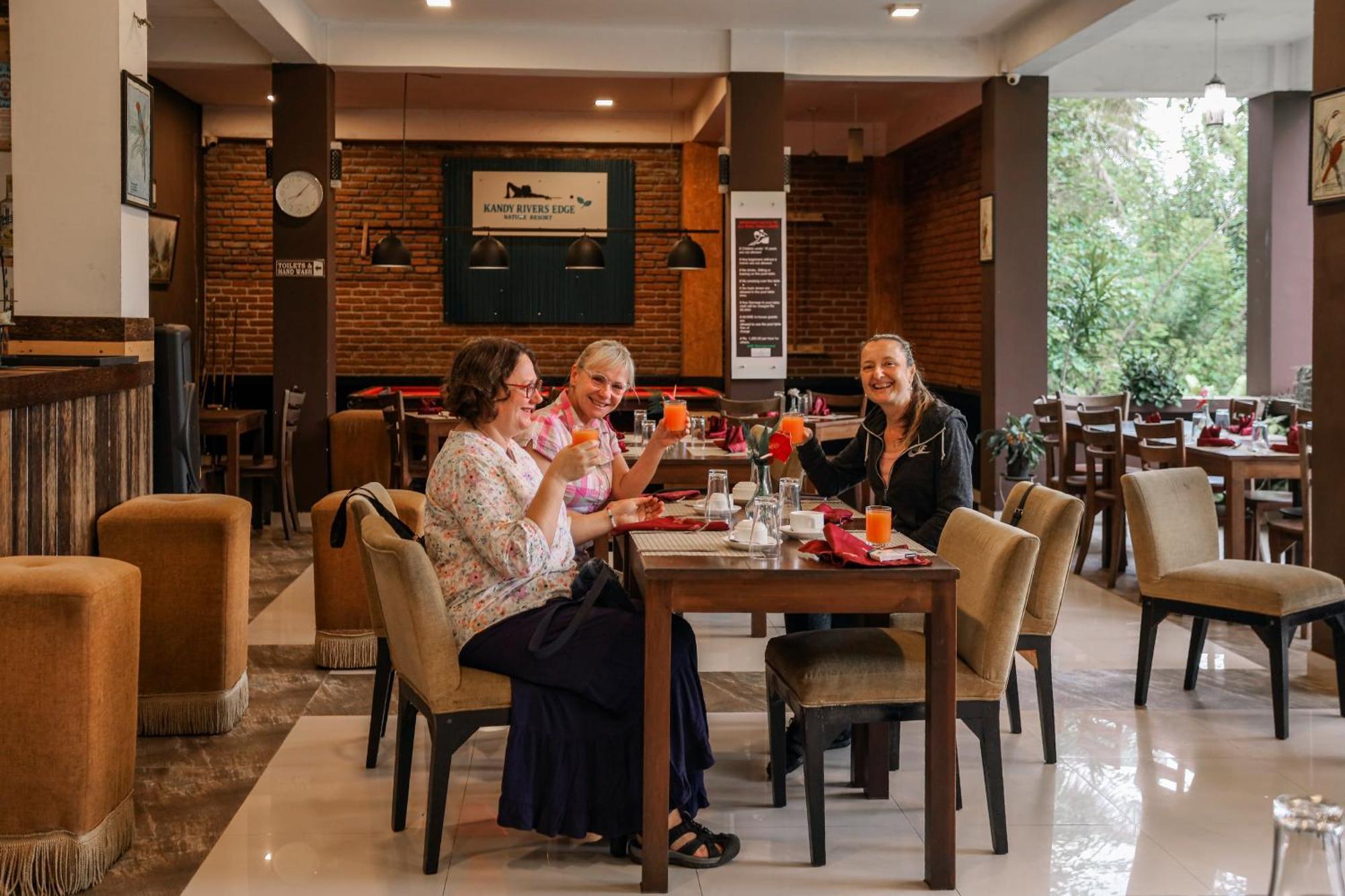 Kandy Rivers Edge Nature Resort エクステリア 写真